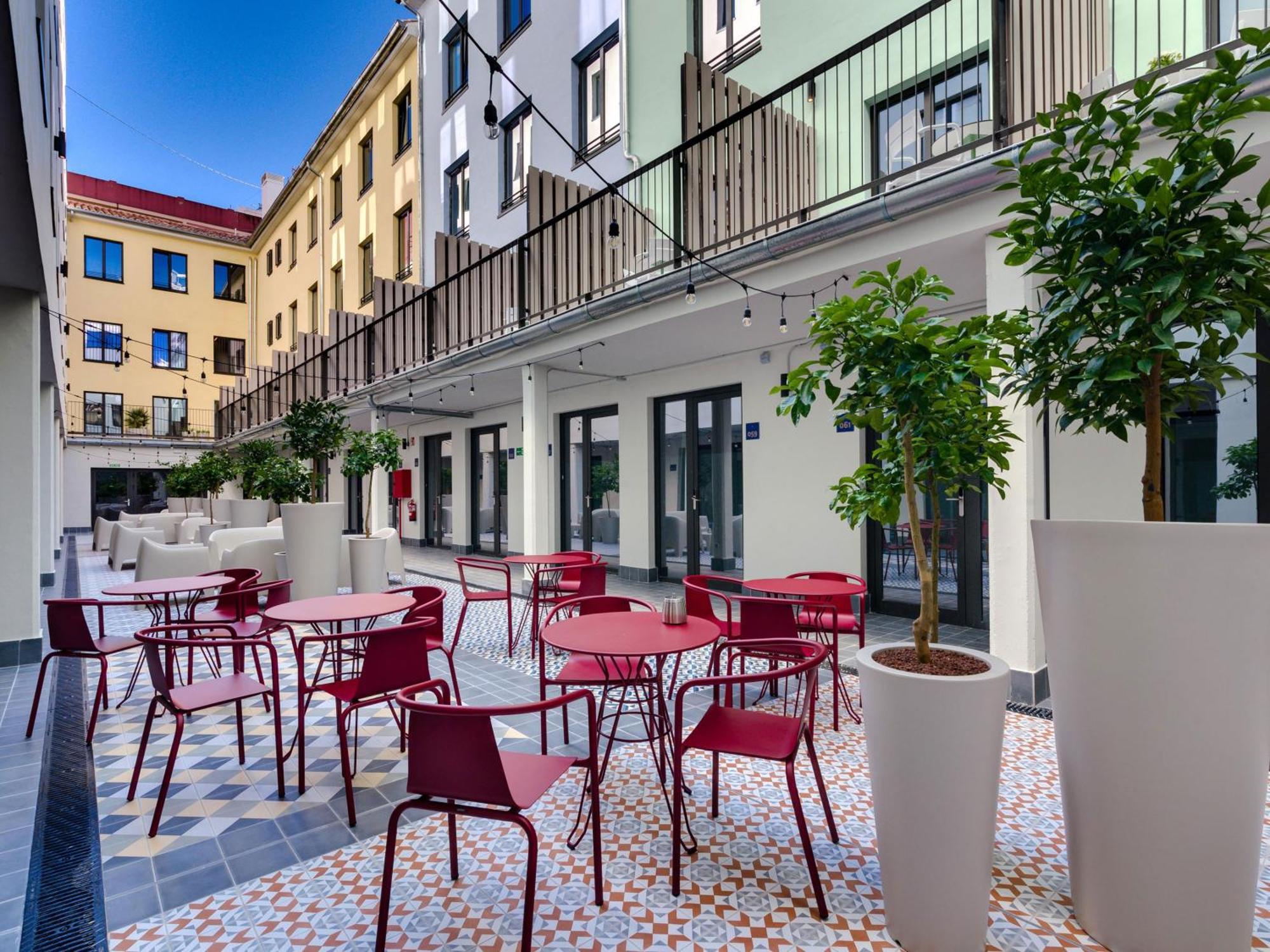 Livensa Living Studios - Valencia Viveros Exterior photo